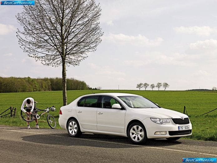 2009 Skoda Superb Greenline - фотография 8 из 25 2009 Skoda Superb Greenline - фотография 8 из 25