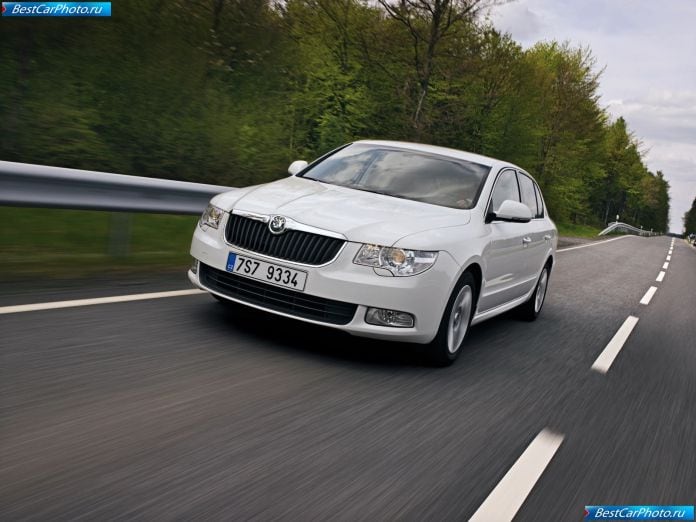 2009 Skoda Superb Greenline - фотография 9 из 25