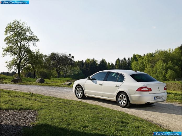 2009 Skoda Superb Greenline - фотография 12 из 25 2009 Skoda Superb Greenline - фотография 12 из 25