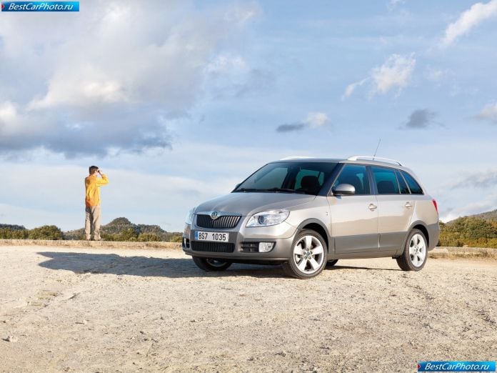 2010 Skoda Fabia Scout - фотография 5 из 30 2010 Skoda Fabia Scout - фотография 5 из 30