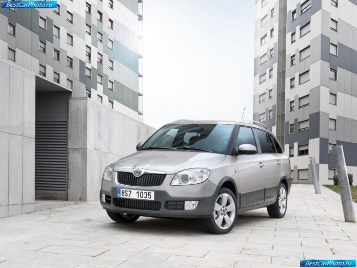 2010 Skoda Fabia Scout - фотография 10 из 30 2010 Skoda Fabia Scout - фотография 10 из 30