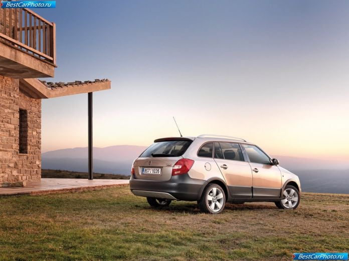 2010 Skoda Fabia Scout - фотография 17 из 30 2010 Skoda Fabia Scout - фотография 17 из 30