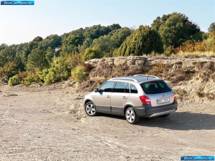 2010 Skoda Fabia Scout - фотография 23 из 30 2010 Skoda Fabia Scout - фотография 23 из 30