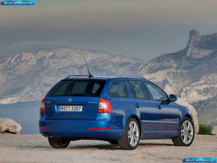2010 Skoda Octavia Rs Combi - фотография 11 из 20