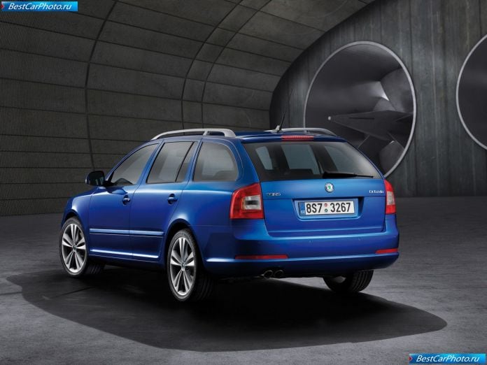 2010 Skoda Octavia Rs Combi - фотография 12 из 20 2010 Skoda Octavia Rs Combi - фотография 12 из 20