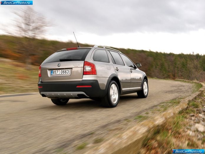 2010 Skoda Octavia Scout - фотография 19 из 38