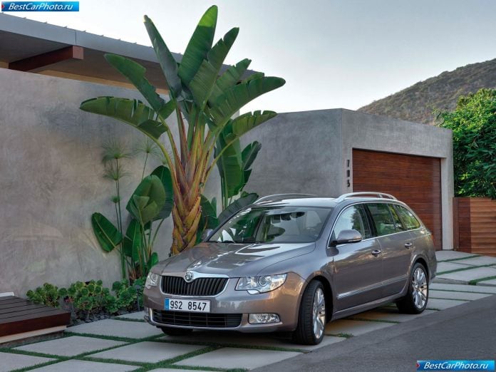 2010 Skoda Superb Combi - фотография 7 из 131 2010 Skoda Superb Combi - фотография 7 из 131