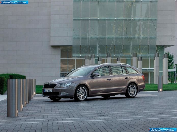 2010 Skoda Superb Combi - фотография 18 из 131 2010 Skoda Superb Combi - фотография 18 из 131
