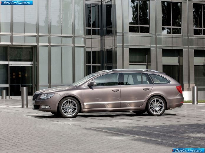 2010 Skoda Superb Combi - фотография 23 из 131