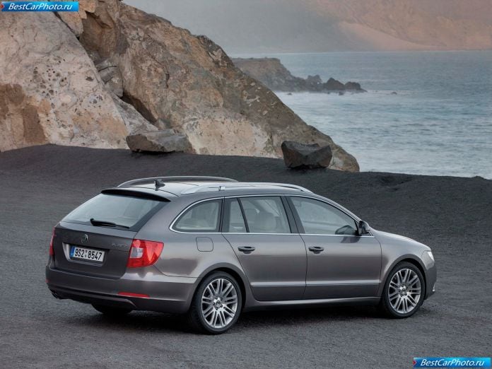 2010 Skoda Superb Combi - фотография 42 из 131 2010 Skoda Superb Combi - фотография 42 из 131