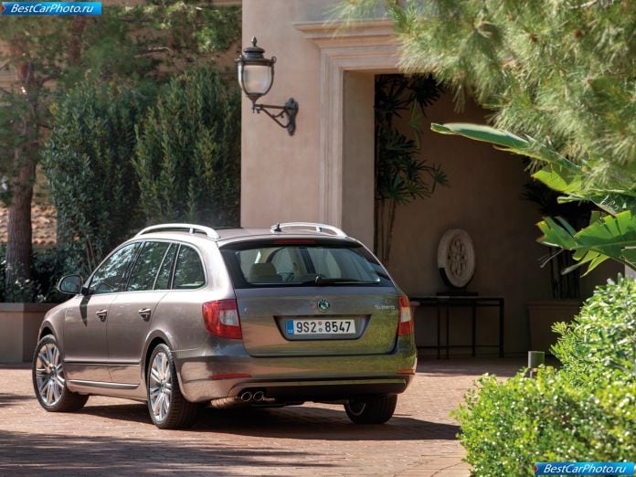 2010 Skoda Superb Combi - фотография 46 из 131 2010 Skoda Superb Combi - фотография 46 из 131