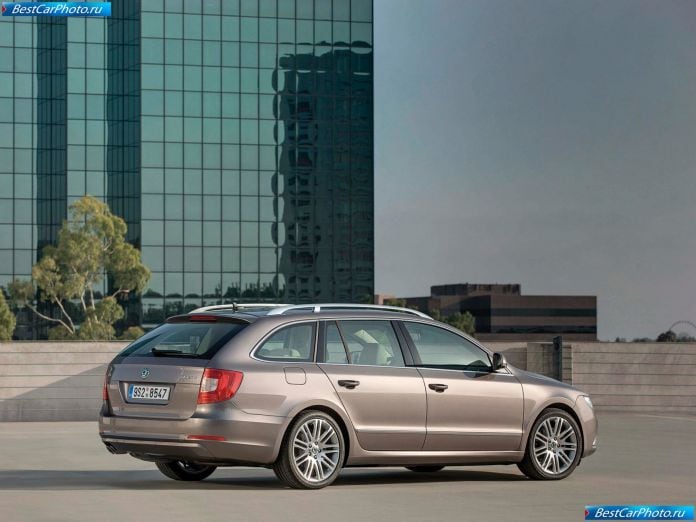 2010 Skoda Superb Combi - фотография 53 из 131 2010 Skoda Superb Combi - фотография 53 из 131