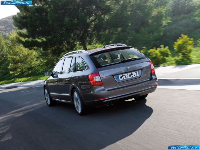 2010 Skoda Superb Combi - фотография 58 из 131 2010 Skoda Superb Combi - фотография 58 из 131