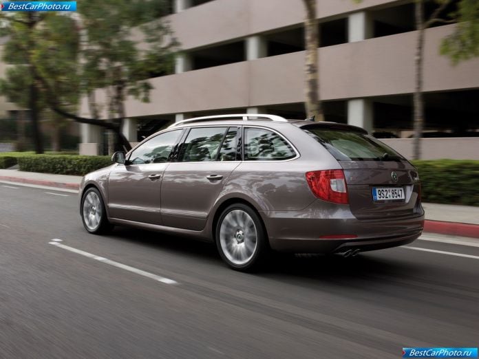 2010 Skoda Superb Combi - фотография 61 из 131