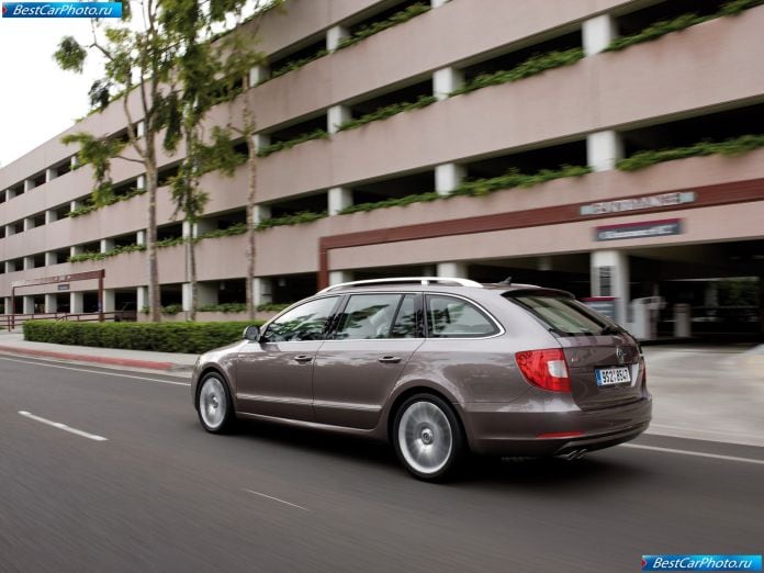 2010 Skoda Superb Combi - фотография 64 из 131 2010 Skoda Superb Combi - фотография 64 из 131