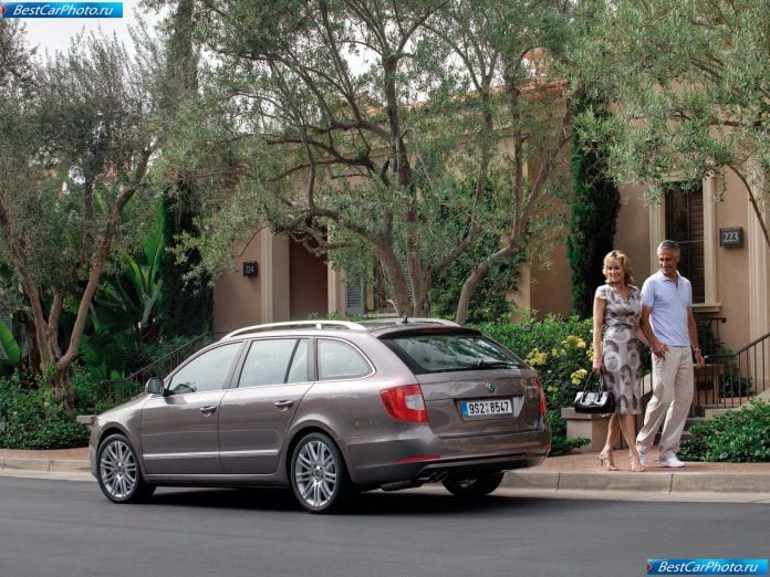 2010 Skoda Superb Combi - фотография 71 из 131 2010 Skoda Superb Combi - фотография 71 из 131