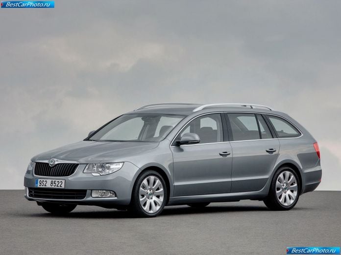 2010 Skoda Superb Combi - фотография 72 из 131