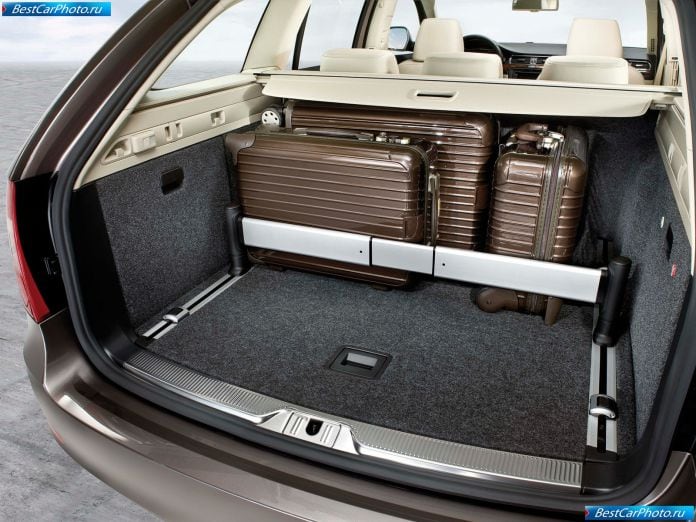2010 Skoda Superb Combi - фотография 102 из 131