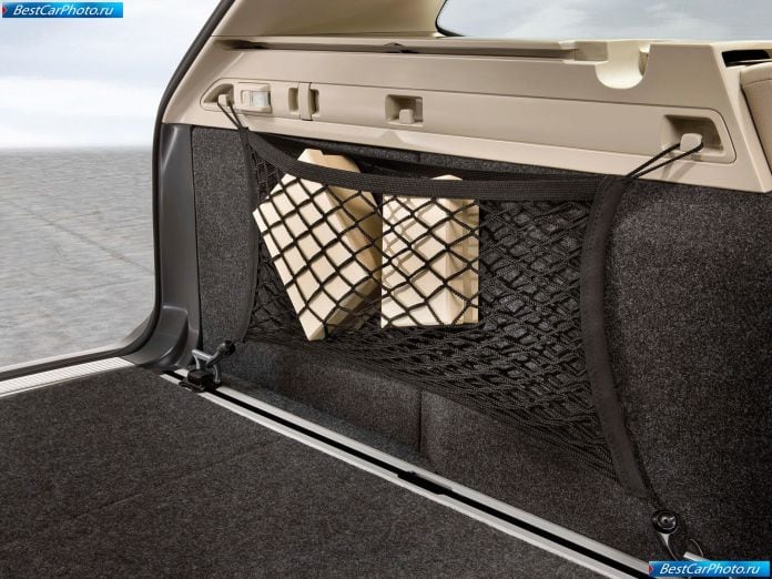 2010 Skoda Superb Combi - фотография 106 из 131