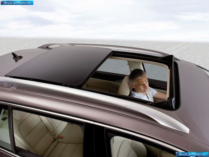 2010 Skoda Superb Combi - фотография 113 из 131