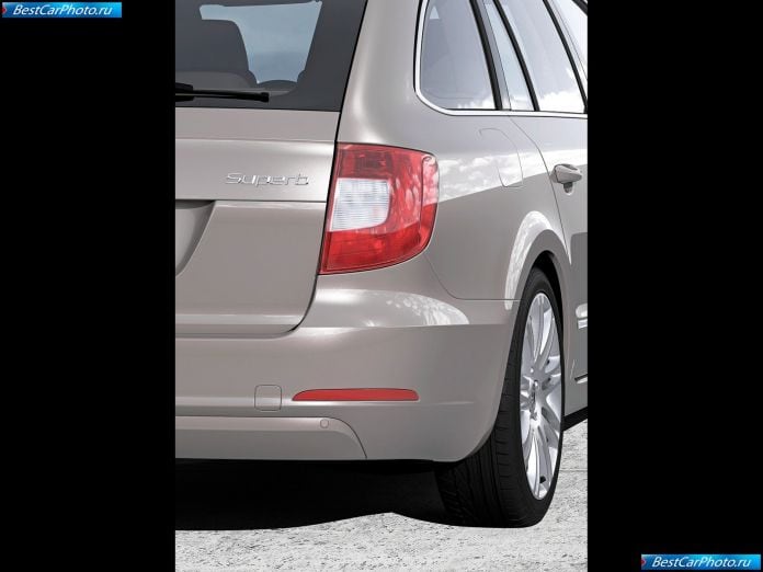 2010 Skoda Superb Combi - фотография 122 из 131