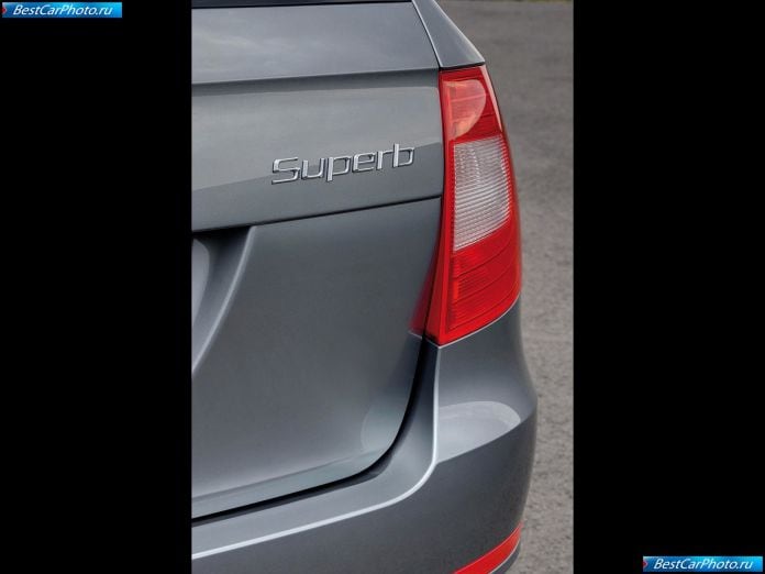 2010 Skoda Superb Combi - фотография 123 из 131