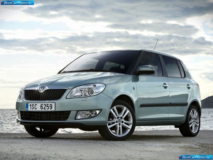 2011 Skoda Fabia - фотография 2 из 72