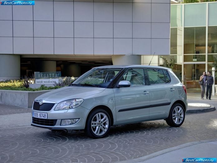 2011 Skoda Fabia - фотография 11 из 72 2011 Skoda Fabia - фотография 11 из 72