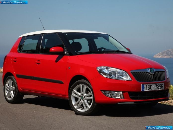 2011 Skoda Fabia - фотография 21 из 72