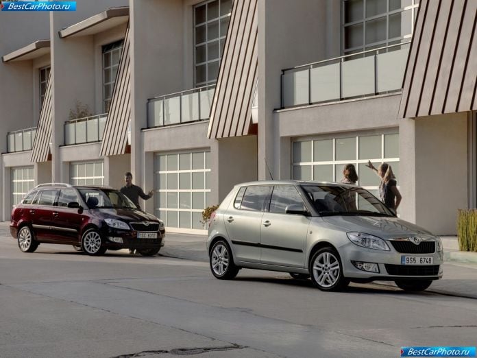2011 Skoda Fabia - фотография 22 из 72