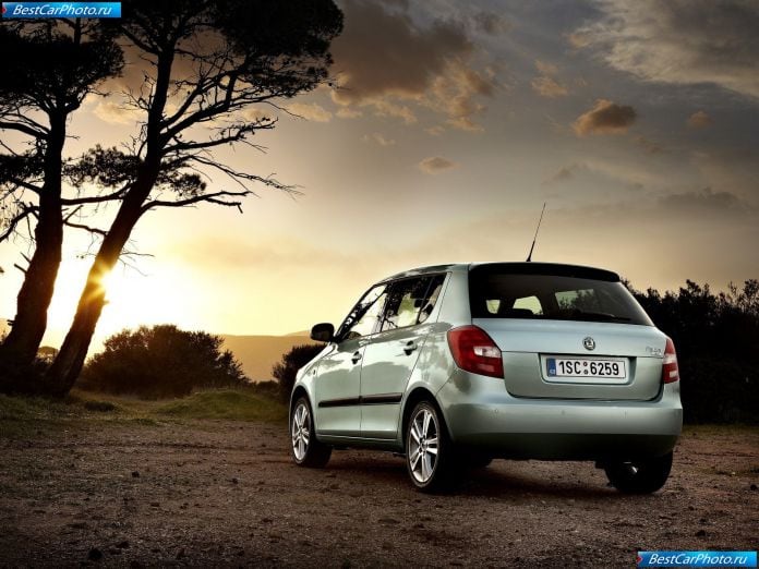 2011 Skoda Fabia - фотография 28 из 72