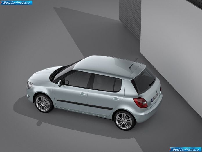 2011 Skoda Fabia - фотография 39 из 72 2011 Skoda Fabia - фотография 39 из 72