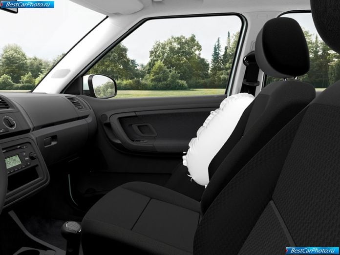 2011 Skoda Fabia - фотография 56 из 72