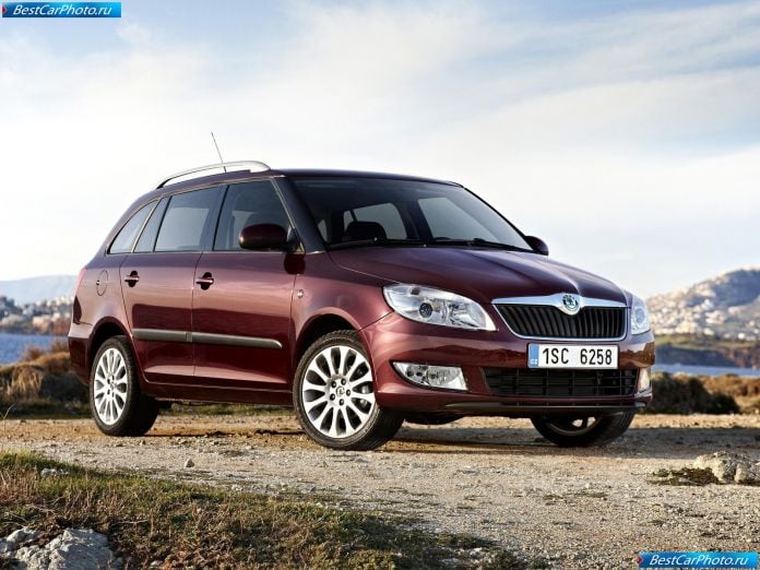 2011 Skoda Fabia Combi - фотография 2 из 25