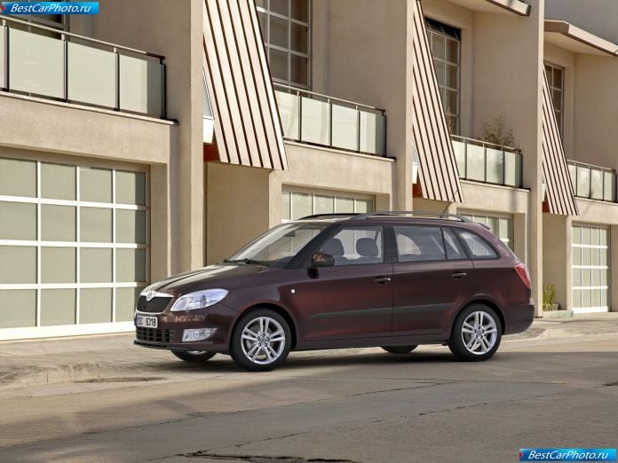2011 Skoda Fabia Combi - фотография 5 из 25