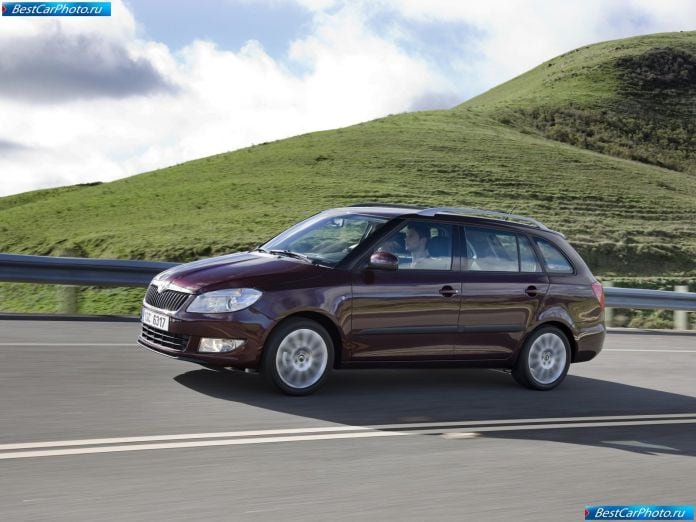 2011 Skoda Fabia Combi - фотография 11 из 25