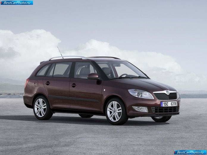 2011 Skoda Fabia Combi - фотография 14 из 25
