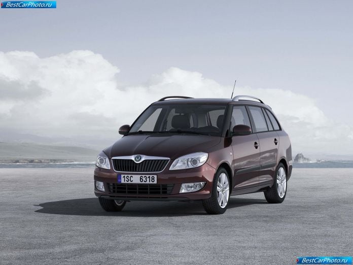 2011 Skoda Fabia Combi - фотография 15 из 25