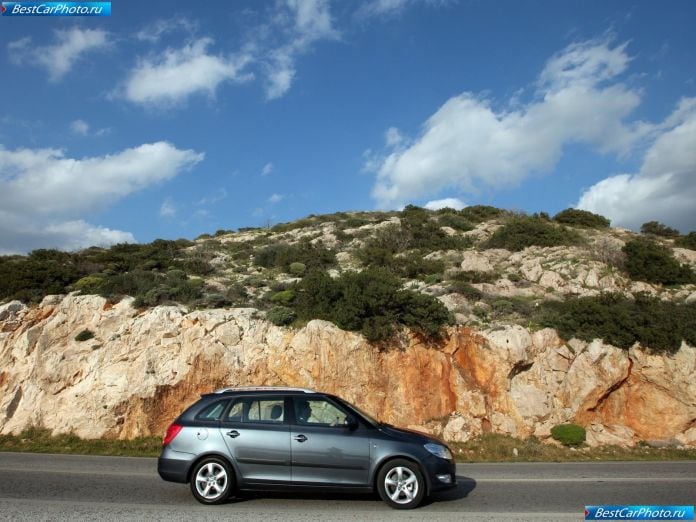 2011 Skoda Fabia Combi - фотография 16 из 25 2011 Skoda Fabia Combi - фотография 16 из 25