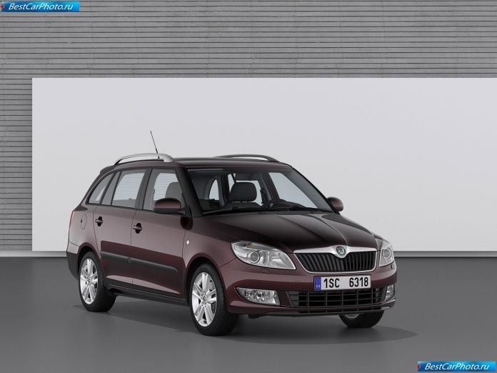 2011 Skoda Fabia Combi - фотография 19 из 25 2011 Skoda Fabia Combi - фотография 19 из 25