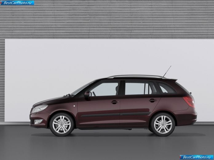 2011 Skoda Fabia Combi - фотография 22 из 25 2011 Skoda Fabia Combi - фотография 22 из 25