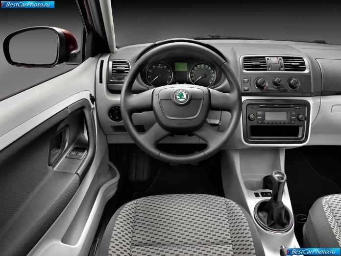 2011 Skoda Fabia Combi - фотография 23 из 25 2011 Skoda Fabia Combi - фотография 23 из 25