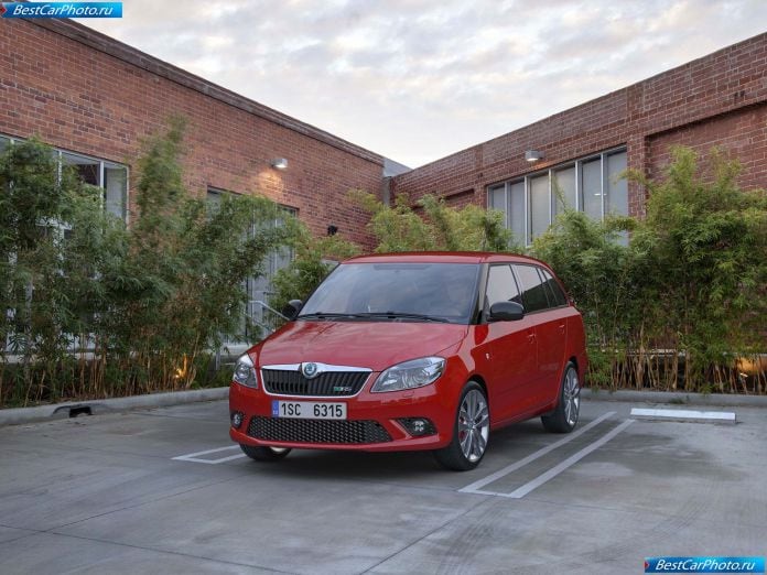2011 Skoda Fabia Combi Rs - фотография 2 из 10 2011 Skoda Fabia Combi Rs - фотография 2 из 10