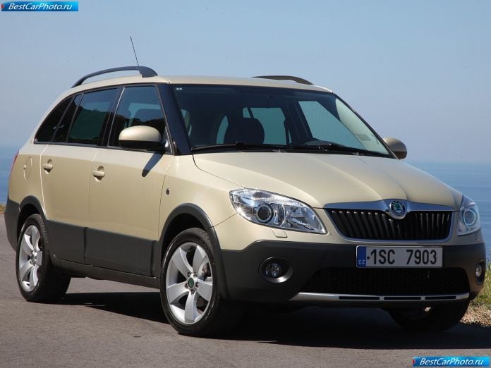2011 Skoda Fabia Combi Scout - фотография 3 из 13 2011 Skoda Fabia Combi Scout - фотография 3 из 13