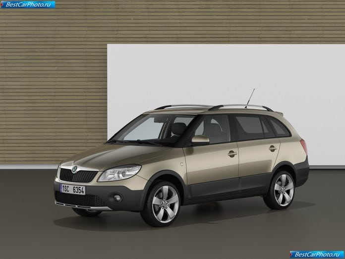 2011 Skoda Fabia Combi Scout - фотография 7 из 13 2011 Skoda Fabia Combi Scout - фотография 7 из 13