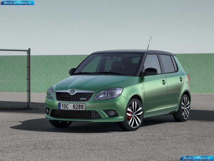 2011 Skoda Fabia Rs - фотография 1 из 24 2011 Skoda Fabia Rs - фотография 1 из 24