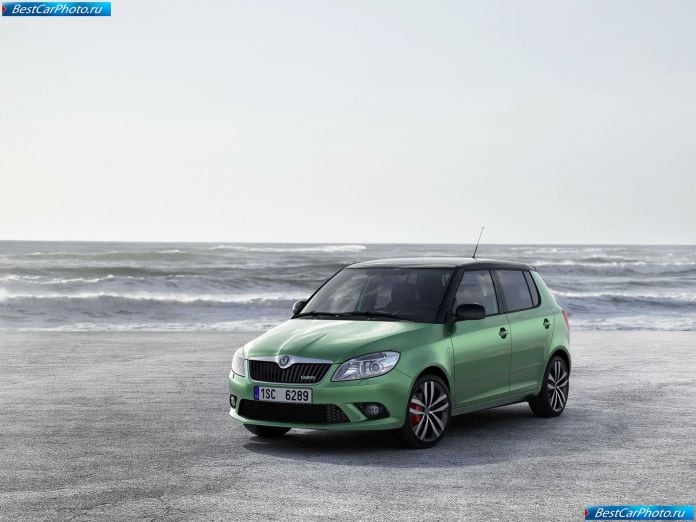 2011 Skoda Fabia Rs - фотография 2 из 24 2011 Skoda Fabia Rs - фотография 2 из 24