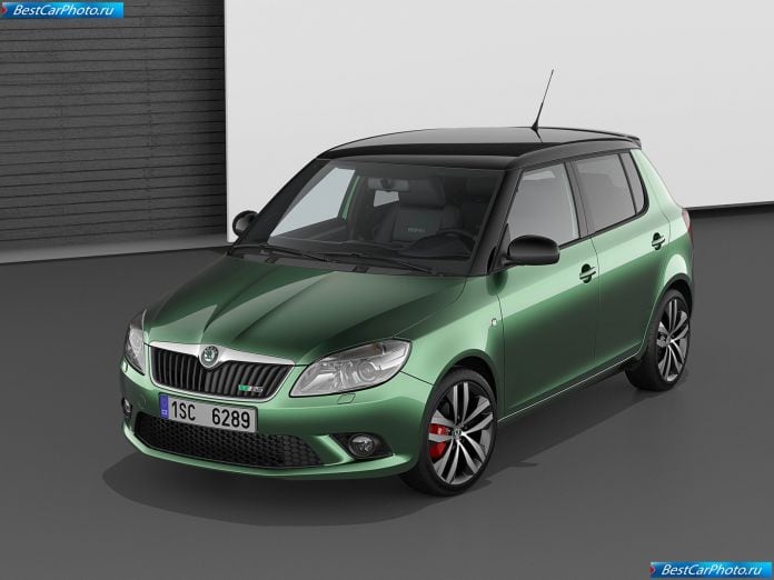 2011 Skoda Fabia Rs - фотография 3 из 24 2011 Skoda Fabia Rs - фотография 3 из 24