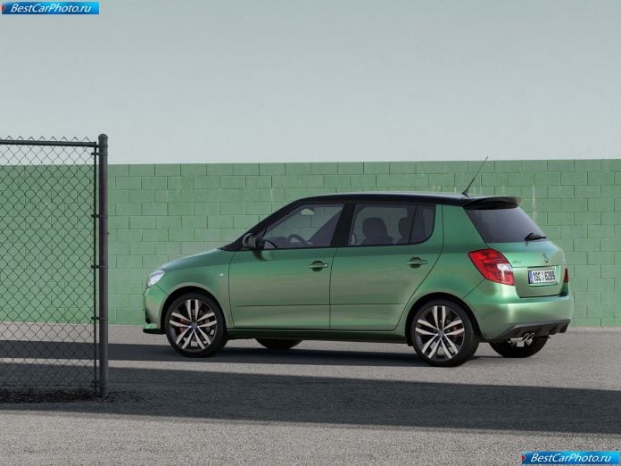 2011 Skoda Fabia Rs - фотография 6 из 24 2011 Skoda Fabia Rs - фотография 6 из 24