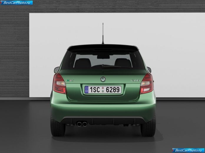 2011 Skoda Fabia Rs - фотография 9 из 24 2011 Skoda Fabia Rs - фотография 9 из 24